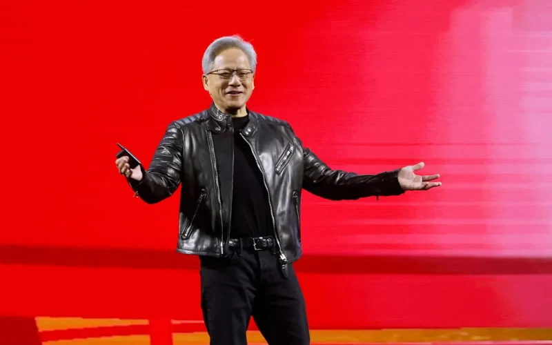 Jensen Huang, CEO da Nvidia, Afirma: IA Cria Vagas de Emprego, Desmistifica Medo de Desemprego em Massa
