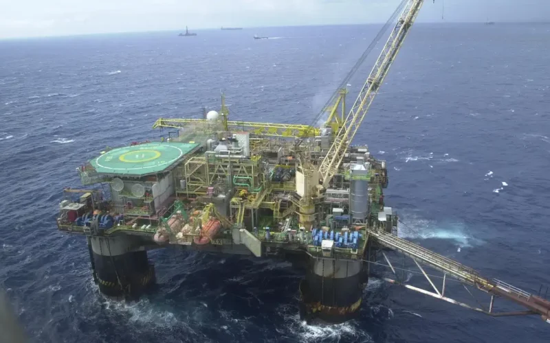 Recorde de Produção de Petróleo no Brasil em Março: Uma Resposta Estratégica à Crise no Irã e Seus Impactos