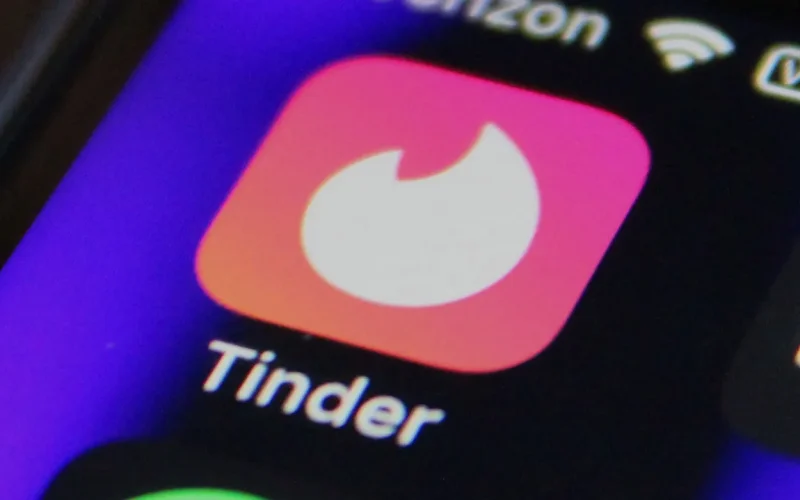 Match Group Corta Contratações para Pagar Ferramentas de IA: O Futuro do Tinder e dos Apps de Namoro