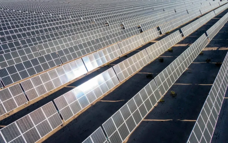 Microsoft em Dilema: Gigantes de IA Pressionam Metas de Energia Limpa e Desafiam Rumo ao Net-Zero
