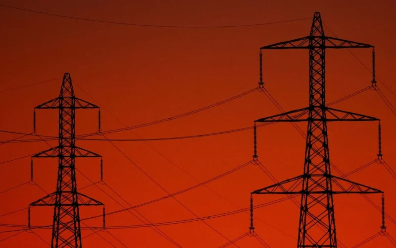 Energia Elétrica Renovada: Governo Garante R$ 130 Bilhões em Investimentos e Contratos de 30 Anos para 14 Distribuidoras
