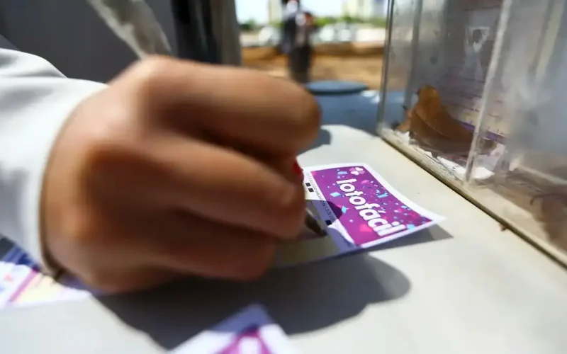 Lotofácil Concurso 3680: Descubra os números sorteados HOJE e veja se você faturou os R$ 6 milhões!
