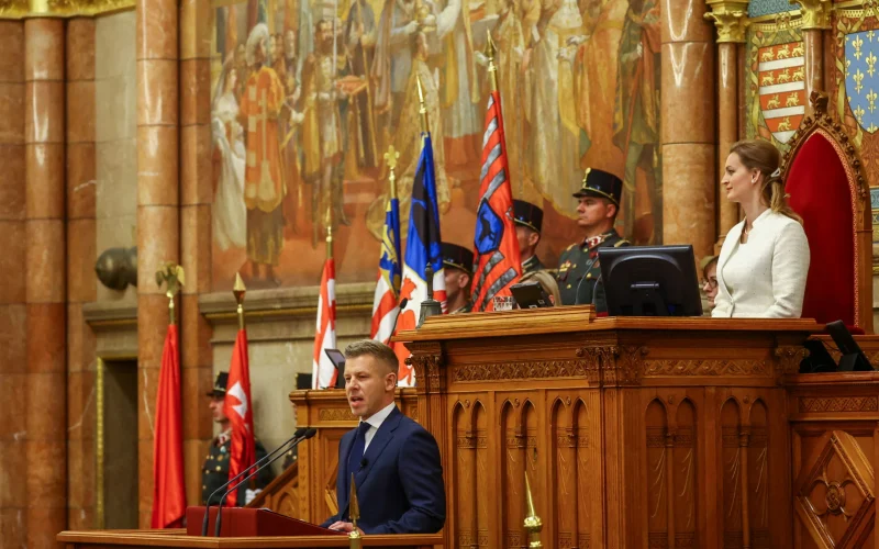 Peter Magyar assume Hungria: Fim da era Orbán e o futuro econômico da Europa Oriental sob nova liderança