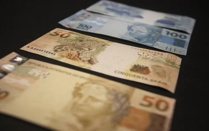 Choque de Oferta Dispara Inflação em 2026: Petróleo Culpa por 60% da Alta e Desafia Metas do BC