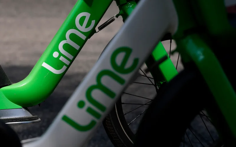 Lime Busca IPO: Aposta Arriscada da Micromobilidade em Meio a Dívidas e Desafios Regulatórios