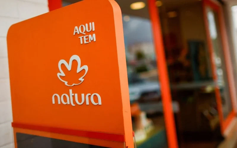 Natura (NATU3) Revela Prejuízo Ampliado de R$ 445 Milhões no 1T26: O Que Isso Significa Para Sua Carteira?