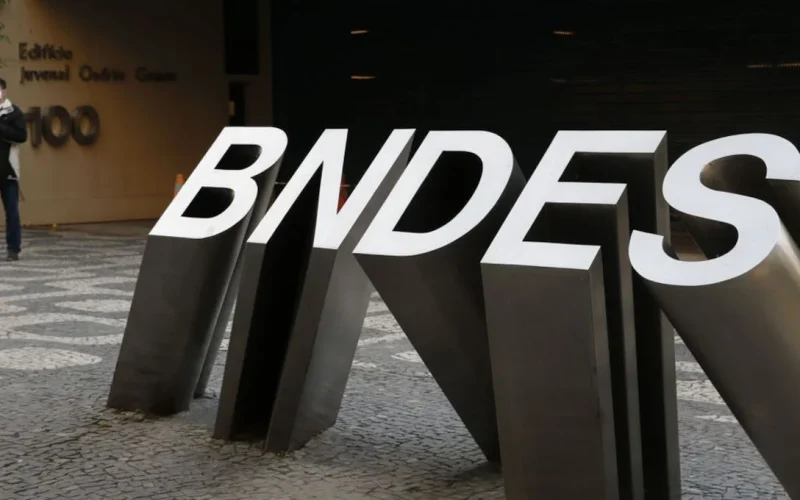 Lucro do BNDES dispara 17% no 1º Trimestre: O que isso significa para o futuro do investimento e minerais estratégicos no Brasil?