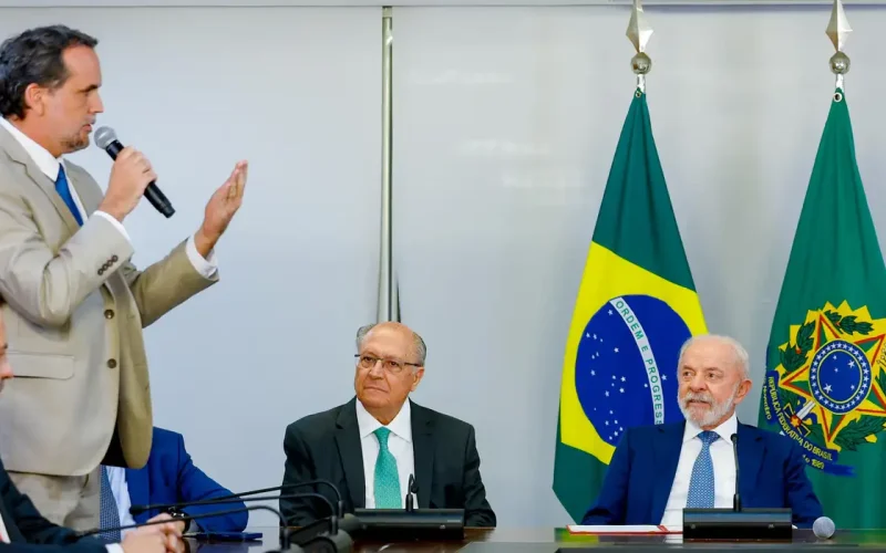 Fim da "Taxa das Blusinhas": Lula Zera Imposto em Compras Internacionais de Até US$ 50 e Impacta o E-commerce