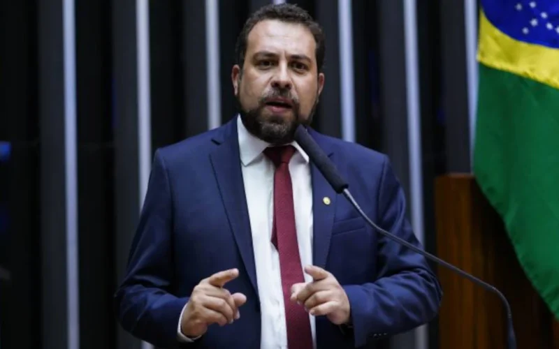 Boulos Reage a Propostas de "Bolsa Patrão" Contra Fim da Escala 6x1 e Redução da Jornada