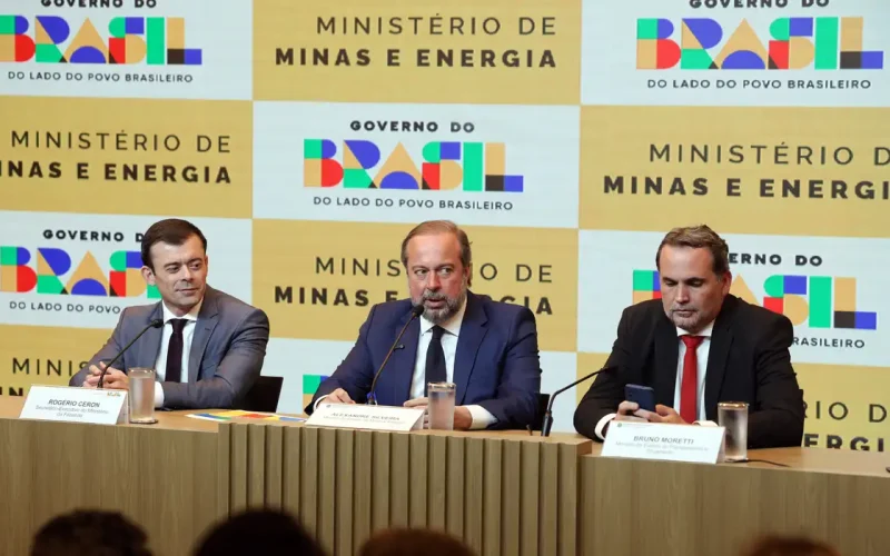Governo Anuncia R$ 0,89 de Subsídio na Gasolina para Aliviar Preços: Entenda o Impacto Fiscal e Econômico