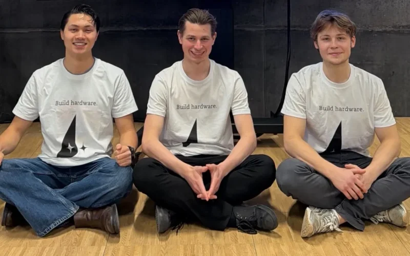 Revolução no Hardware: Startup Atech Recebe Investimento para Democratizar Criação com IA e "Vibe Coding"