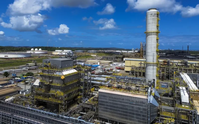 Petrobras Opera Refinarias Acima de 100% da Capacidade: Entenda o Impacto na Produção de Combustíveis e na Economia Brasileira