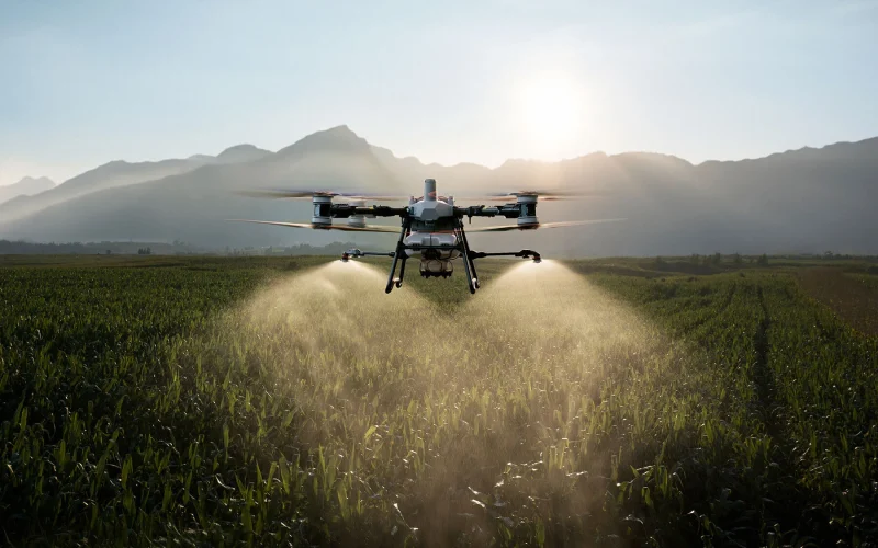 Drones Agrícolas: A Revolução Aérea que Reduz Custos e Aumenta a Eficiência no Campo Brasileiro