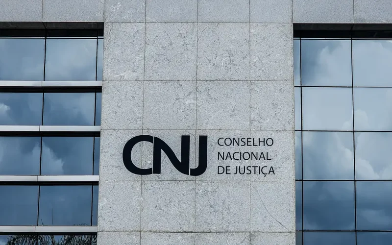 Alerta Urgente: Novo Bloqueio Judicial Automático Pode Congelar Suas Contas Bancárias em Horas no Brasil