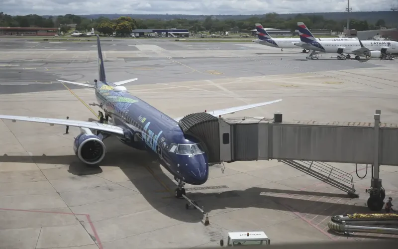 R$ 1 Bilhão em Crédito para Companhias Aéreas: Governo Libera Linha Emergencial para Combater Alta do Combustível
