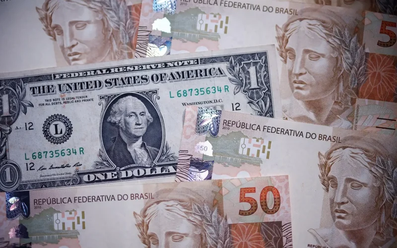 O Real Brasileiro em 2024: Destaque Emergente Sob a Sombra dos Juros Americanos
