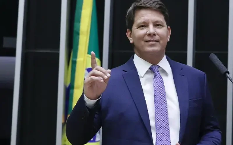 Motta Revela: Mário Frias Viajou Sem Aval da Câmara para Missão Internacional, STF Exige Explicações Urgentes