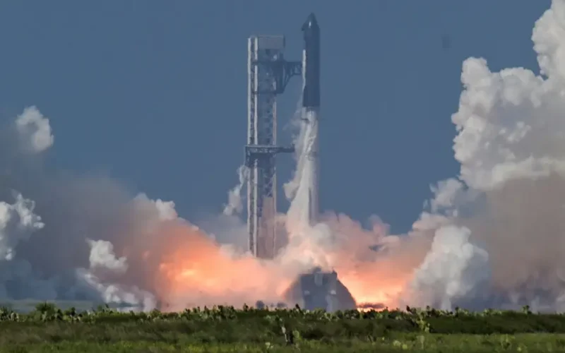 Starship da SpaceX: Teste de Voo Crucial Impulsiona IPO Bilionário e Futuro da Exploração Espacial