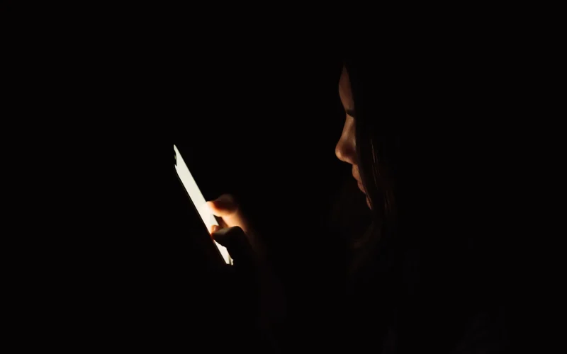 Proteja-se do Spyware: Recursos Essenciais de Segurança em Smartphones e Apps para Evitar Vigilância Governamental