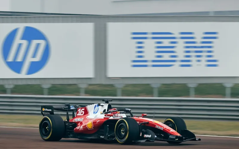 Ferrari e IBM Unem Forças com IA para Transformar Fãs de F1 em Super Fãs Conectados e Engajados