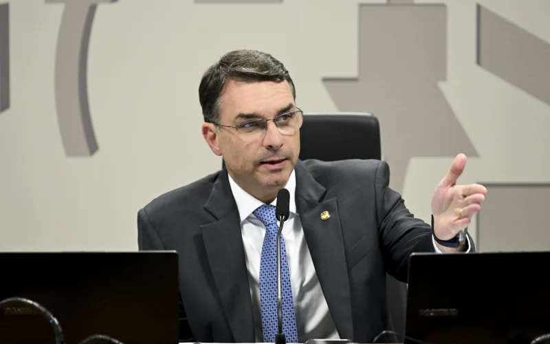 Datafolha Revela: 88% dos eleitores de Flávio Bolsonaro Ignoram Escândalo e Querem Candidatura Mantida
