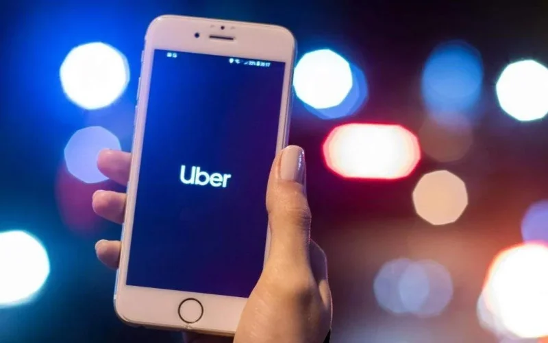 Uber Entra no Mercado de Hotéis: Parceria com Expedia Muda o Jogo da Viagem Global