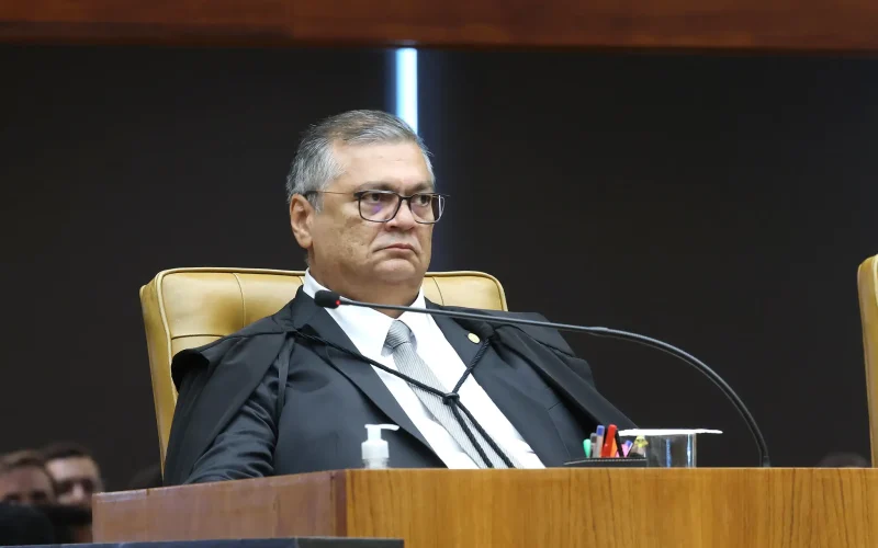 Flávio Dino nega prisão domiciliar para Deolane Bezerra: Entenda os desdobramentos e o impacto financeiro