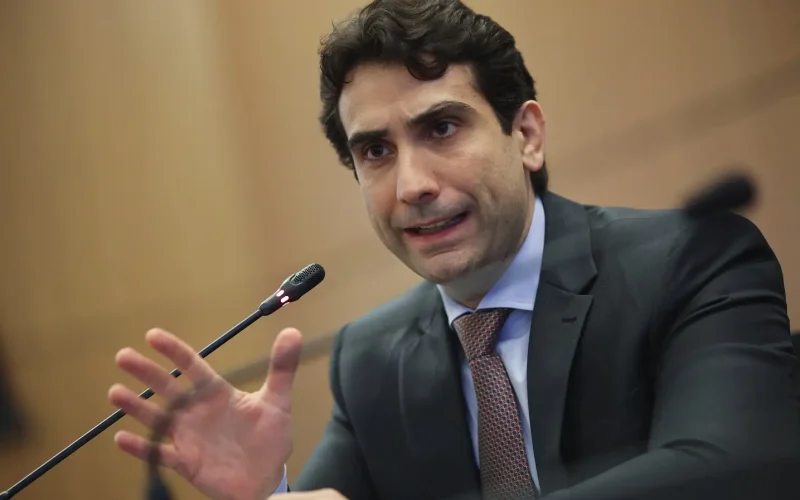 Semana Crucial: Confiança do Consumidor, Boletim Focus e Decisões de Galípolo Ditando o Ritmo do Mercado Brasileiro