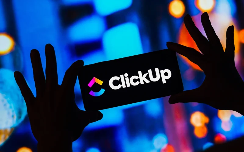 Demissão em Massa na ClickUp: A IA Vai Revolucionar o Trabalho ou Criar um Exército de Desempregados?