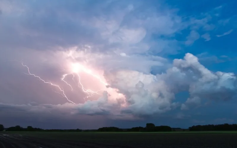 Chuva e Temporais: Alerta Meteorológico Impacta Regiões Brasileiras com Chuvas Persistentes e Temperaturas Amenas