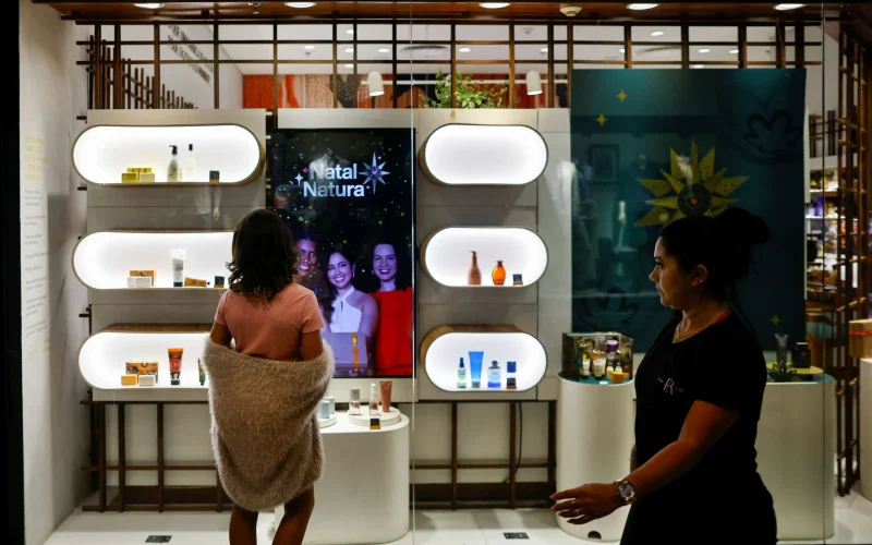 Confiança do Consumidor Americano em Foco: Dados de Transações Correntes e Cenário Político Brasileiro Repercutem nos Mercados