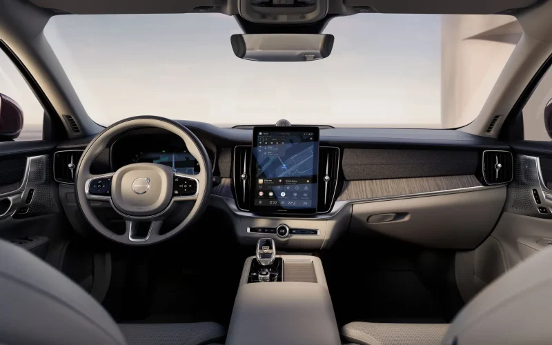 Volvo Garante Venda de Carros Conectados nos EUA Pós-Acordo com Governo Trump