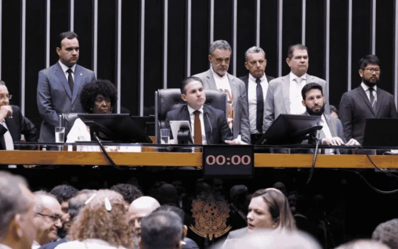 Câmara Aprova Fim da Escala 6x1: Jornada de 40 Horas Semanais e Dois Dias de Descanso Chegam ao Senado