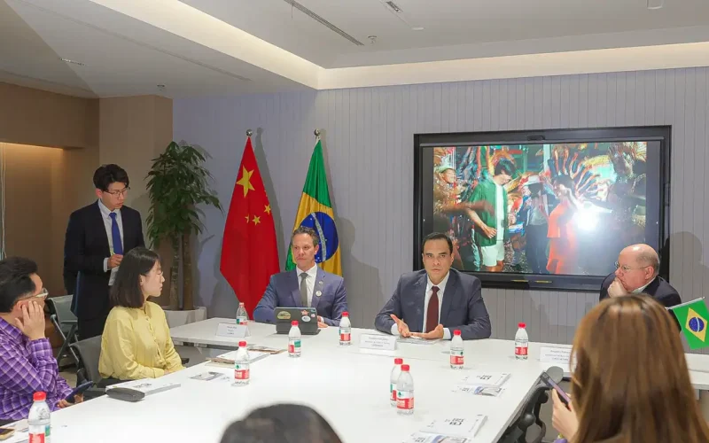 Guia de Investimentos em Turismo no Brasil em Mandarim: Oportunidades Bilionárias para Investidores Chineses