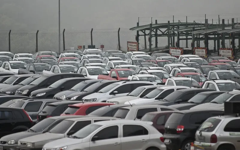 Venda de Veículos Novos Dispara 15% em 2026: Carros Elétricos Lideram Crescimento Recorde no Brasil