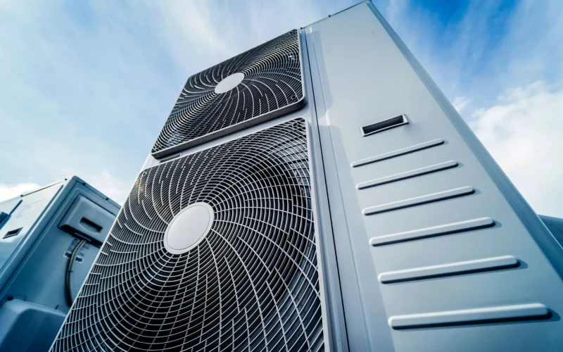 Gigantes da Tecnologia e Plantas de Energia Virtuais: A Nova Fronteira para Alimentar Data Centers no Brasil e no Mundo