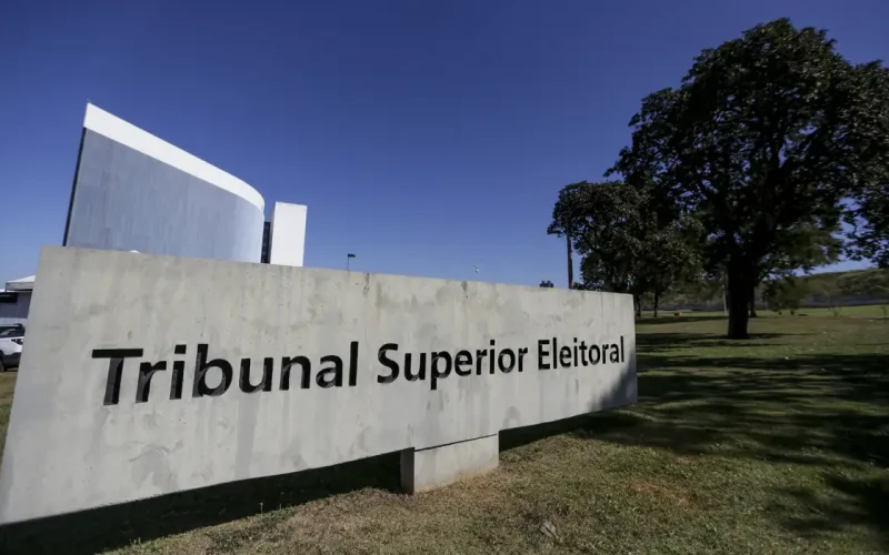 Fundo Eleitoral 2024: PL e PT Disputam R$ 4,9 Bilhões em Verba Pública para Campanhas