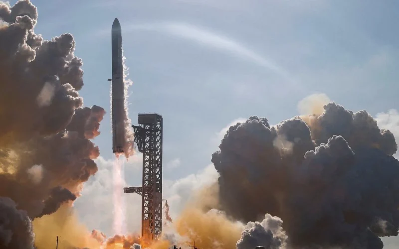 SpaceX Firme em US$135 por Ação no IPO: Elon Musk Ignora Tradição de Wall Street em Oferta Histórica