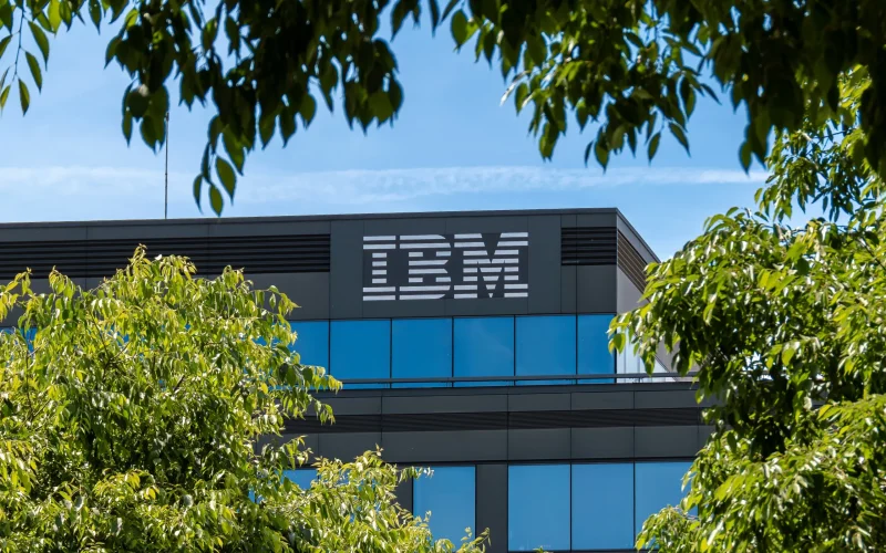 Ex-executivo da IBM é whistleblower e acusa gigante de tecnologia de acobertar múltiplos vazamentos de dados