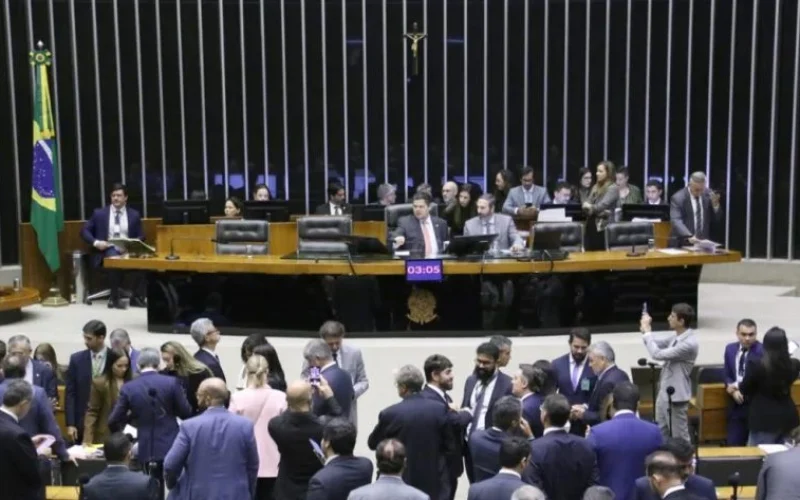 Missão em Washington: Parlamentares Brasileiros Rebatem Narrativas da Direita e Defendem Soberania Econômica do Brasil