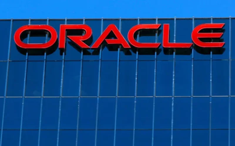Oracle Surpreende em Receita Trimestral, Mas Plano de Captação de US$40 Bilhões Agita Mercado