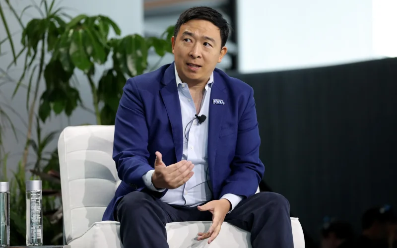 Andrew Yang: A Nova Fronteira das Startups Está em Reduzir o Custo de Vida, Não em Extrair Valor