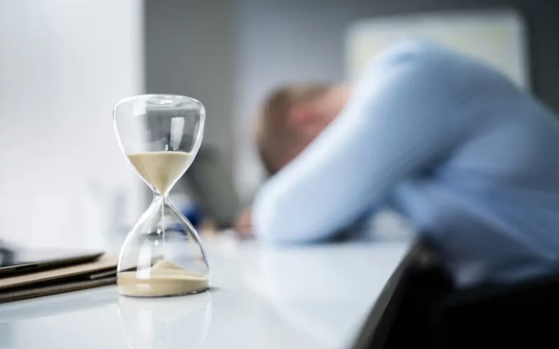 Fim da Jornada 6x1: Quem são os 'Hipersuficientes' que podem ficar fora do controle de horas e o que isso significa para o mercado