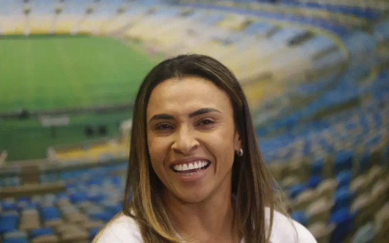 Marta, a Rainha do Futebol, Agora Embaixadora do Tesouro Direto: Descubra Como Ela Pode Turbinar Seus Investimentos!