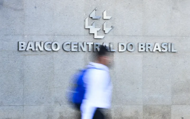 Copom Decide Selic: Juros em 14,5% Sobrevivem? Mercado Aposta em Alívio Lento em 2026