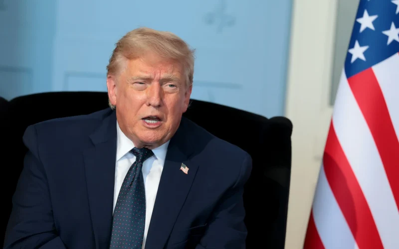 EUA e Irã assinam cessar-fogo: Trump ameaça retomar ataques, mas recua em exigências sobre mísseis