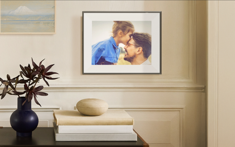 Aura Ink: A Moldura de E-Ink Que Transforma Fotos Digitais em Obras de Arte Quase Reais