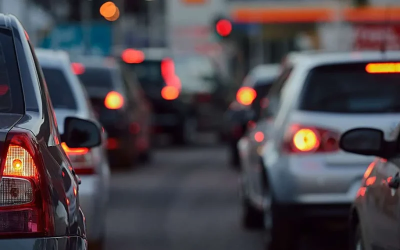 Move Brasil na B3: 5 Ações que Podem Sentir o Impulso do Crédito para Motoristas e Taxistas