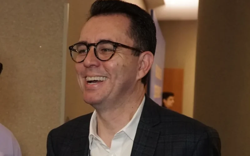 Paulo Serra desiste do Governo de SP e mira Brasília: o que isso significa para o cenário político e econômico?