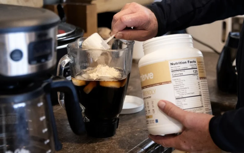 Escassez de Whey Protein: A Onda Fitness e a Crise de Ingredientes que Abala o Mercado Alimentício